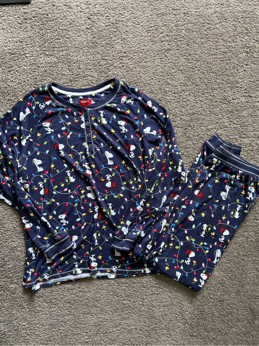 NWOT Women's Peanuts Snoopy Christmas Lights Pajama Set - Size M